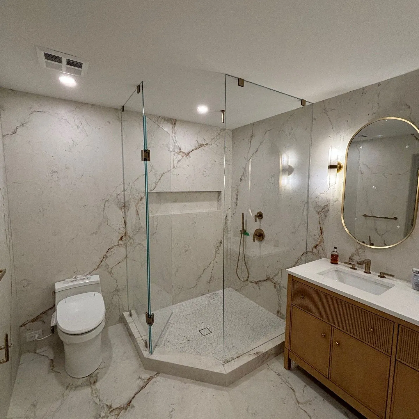 A finished Zeybek bathroom