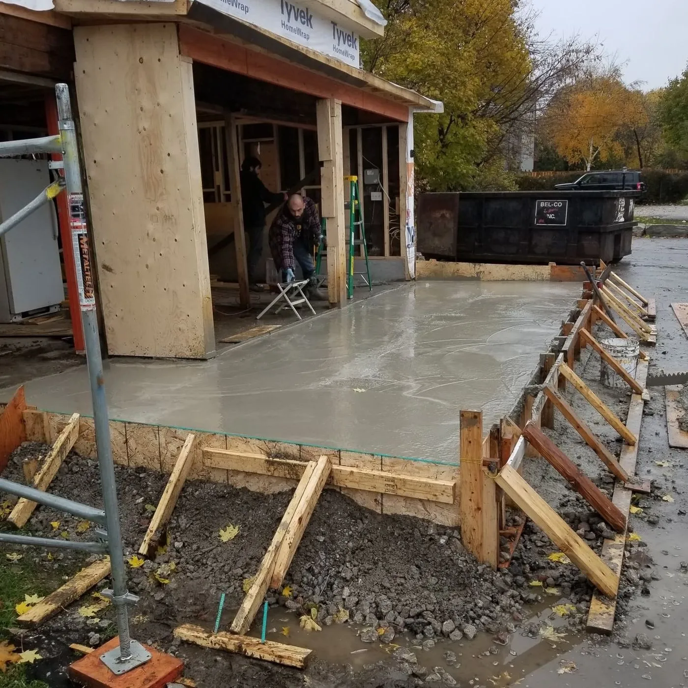 Concrete forms and a fresh slab pour on an Ontario build by Zeybek Construction
